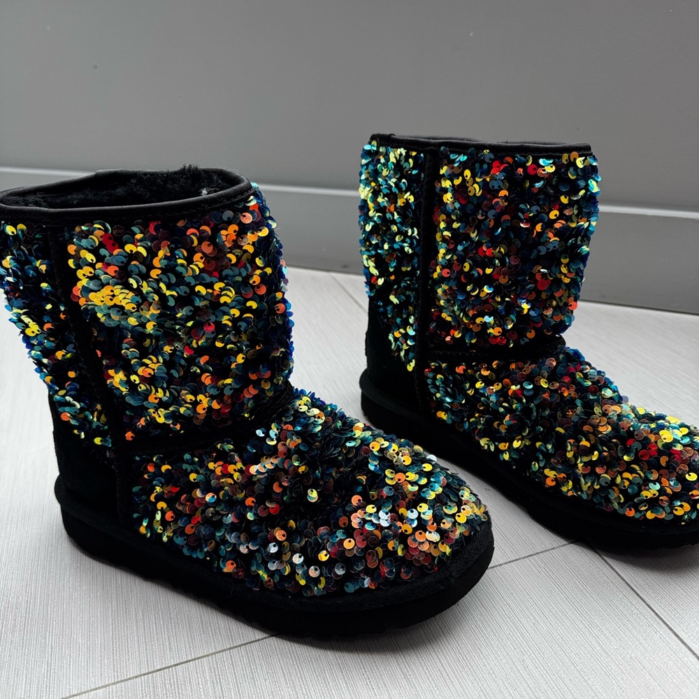 UGG Classic Short Stellar Sequin Boots - Size 4